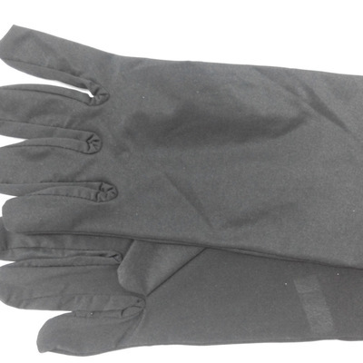 時尚與防護并重 無錫康美手套廠家直銷黑色超薄禮儀手套